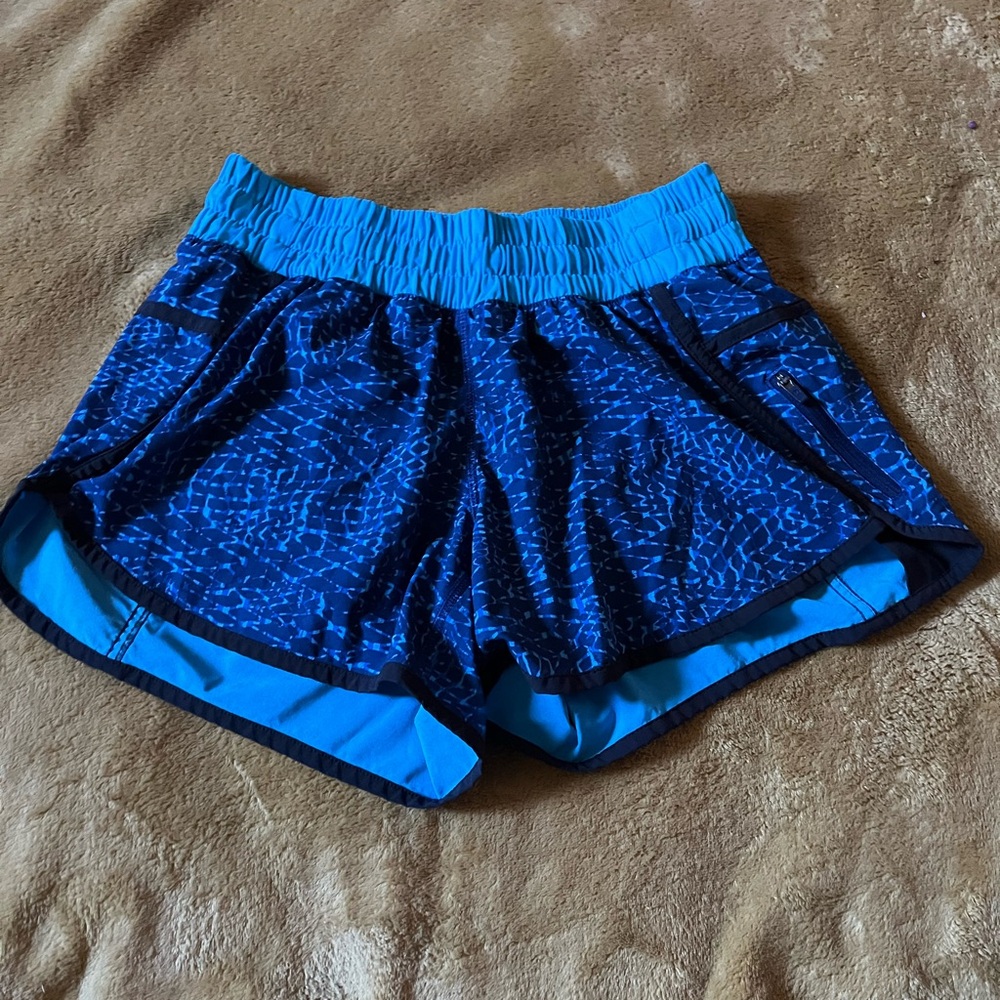 Lululemon Tracker Short III Samba Snake Kayak Blue Hero Blue Size 8